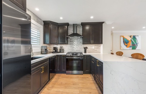 Walnut Creek House | Immaculate 2 Bedroom Executive Rental with Private Patio and Garage