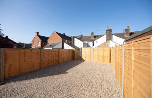 Ashford House | Immaculate 5-bed House in the City Centre Ashford
