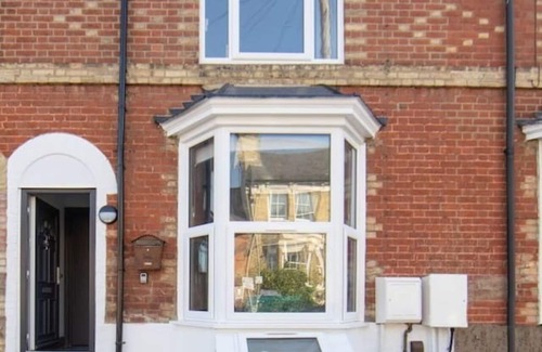Ashford House | Immaculate 5-bed House in the City Centre Ashford