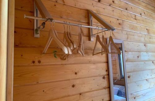 Allanfearn House | Immaculate Cabin 5 mins to Inverness Dog friendly
