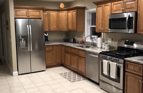 Sandwich House | Immaculate Cape Cod Family Retreat- minutes from Ponds, Lakes, and Ocean!