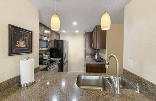 Paradise Valley Village Condo | Immaculate Condo in Prime Scottsdale Location Adjacent to Golf Course!