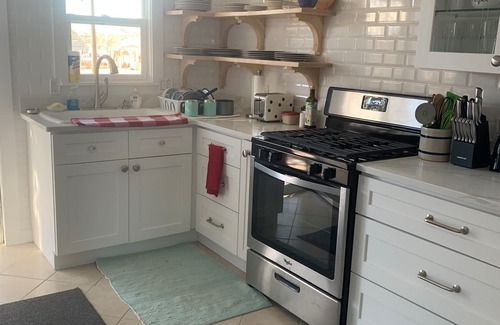 Cheyenne House | Immaculate Cozy Home Sleeps 1-4