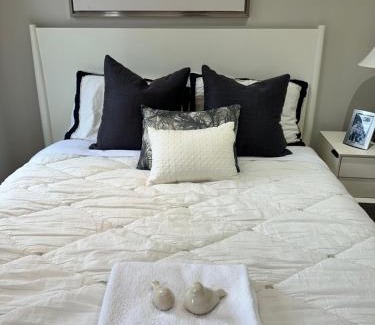 Lawrence Park House | Immaculate Executive Townhouse 3Br&3Ba at Lawrence Park