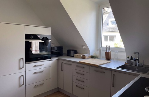 Rhein-Erft-Kreis District Apartment | Immaculate, fully equipped & central, near Phantasialand