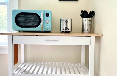 Hawthorne Apartment | Immaculate, Newly Renovated 1 Bedroom Apt Near NYC