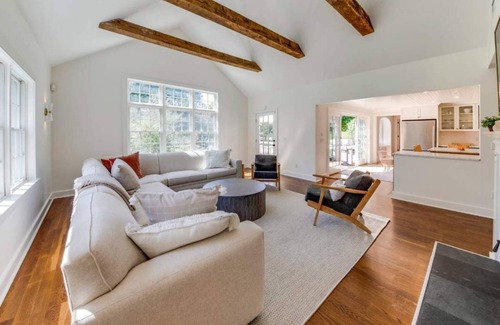 Shelter Island House | Immaculate Shelter Island Farmhouse with Pool and Minutes to Beach