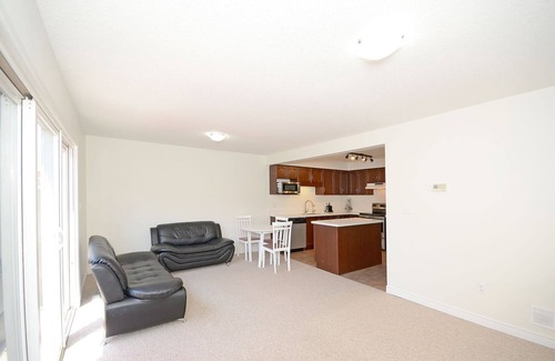 Guelph House | Immaculate townhouse in highly sought-after South-end of Guelph