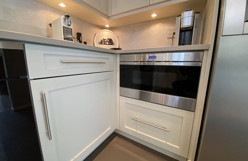 Wainscott Woods House | Immaculate Wainscott House - Walk to Beach! Available this Summer!