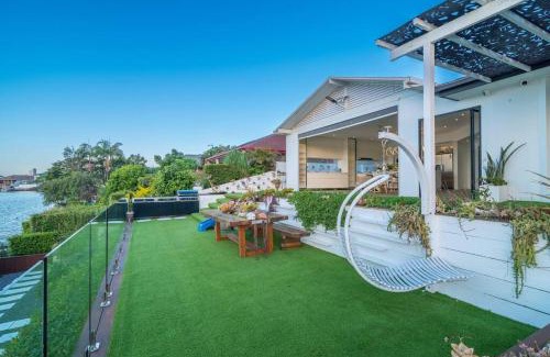 Gold Coast House | Immaculate Waterfront Residence-Masterpiece