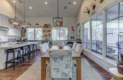 Kingsland House | Immaculate Waterfront Home for 16 w/Private Dock!
