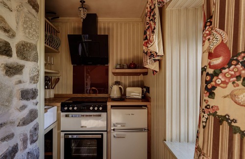 Huntly House | Immerse yourself in the true romance of a classic Georgian building, hidden in a secret Scottish val