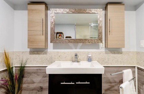 Barrie House | Immerse Yourself in style:Discover Executive Elegance at Our Stunning BNB Suites