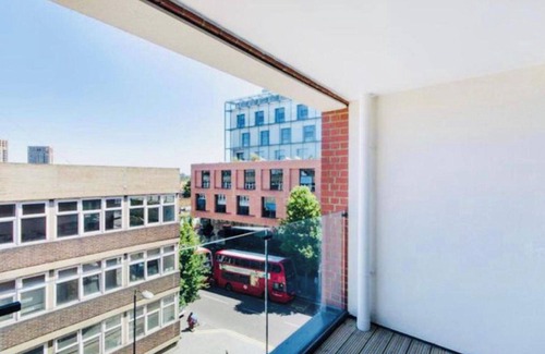 Woolwich Apartment | Impeccable 1-Bed Apartment in London