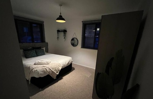 Grays Apartment | Impeccable 2-Bed Apartment in Grays, London