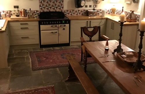 Longhope Cottage | Impeccable 3-Bed 17th Century Luxury Cottage