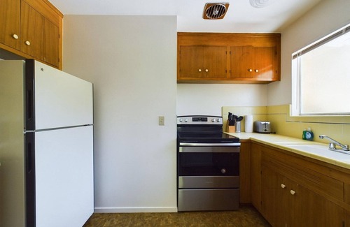 University South Apartment | Impeccable Palo Alto 1BR w/Parking & W/D, walk to Parks, by Blueground