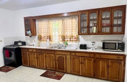 Montego Bay House | Impeccable Spacious 3 Bedroom Home Near Beach!