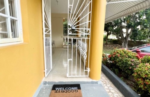 Montego Bay House | Impeccable Spacious 3 Bedroom Home Near Beach!