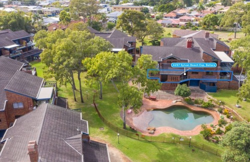 Bellara House | IMPECCABLE WATER VIEWS /PRIME LOCATION
