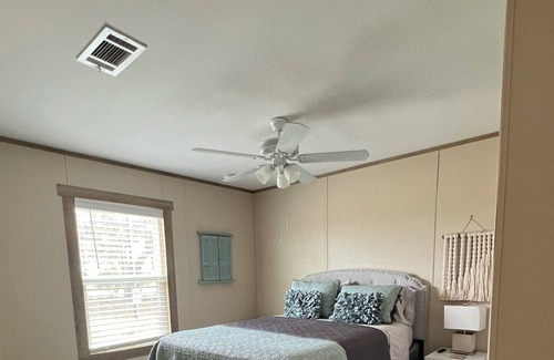 Yancey House | Impeccably Clean 2 Bed/ 2 Bath Country Home