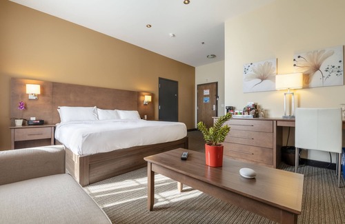 Terrebonne Hotel | Imperia Hotel & Suites Terrebonne