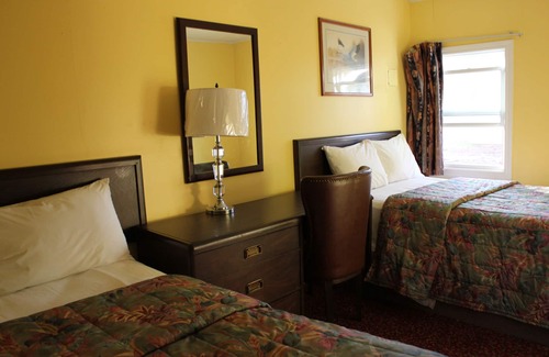 Gananoque Hotel | IMPERIAL INN 1000 islands