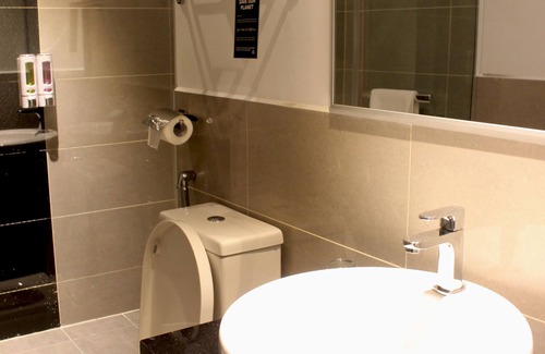 Taman Bukit Pantai Hotel | Imperial Regency Suites Kuala Lumpur