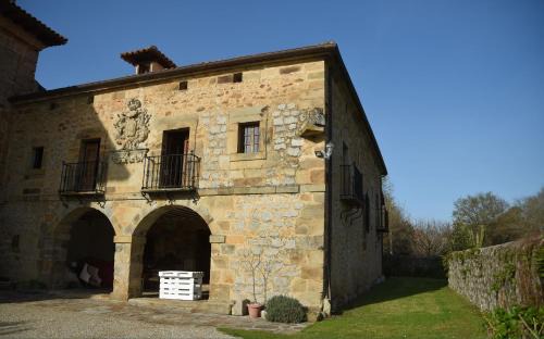 Entrambasaguas Villa | Impresionante Caserío Montañes del Siglo XVII