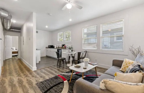 Tobin Hill Apartment | Impressive Cozy Historic 2BR Apt 202 Near Downtown