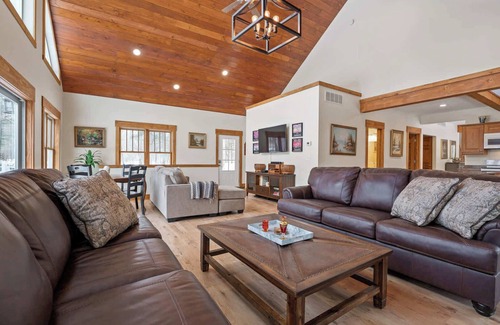Kendall House | Impressive Dual Woods and Lake Homes That Sleep 32