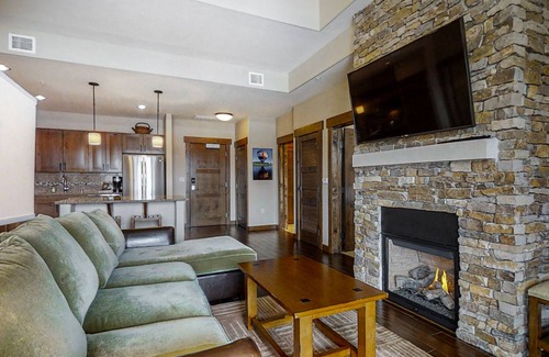 Steamboat Springs Condo | Impressive luxury condo w/views, gondola access & shared pool, hot tubs & more