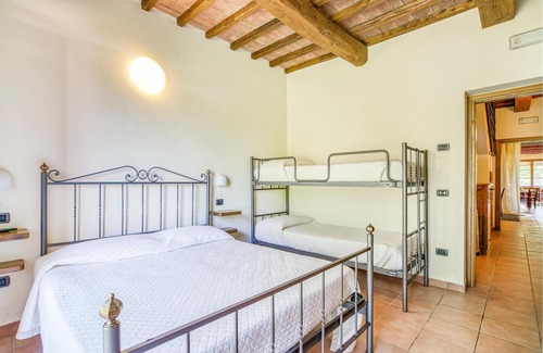 Valfabbrica House | In a dominant position (600 m a.
