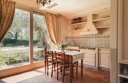 Santa Veneranda Apartment | In a historic farmhouse in the hills, with garden and pool, perfect for families