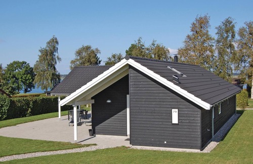 Kongsnæs House | In a quiet environment near Kongsnæs, close to Stubbekøbing, lies this vacation home.