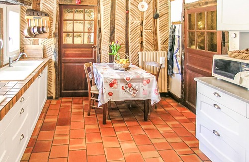 Saint-Pierre-d'Eyraud House | In a small village among the vineyards near Bergerac stands this cottage just two minutes from the D
