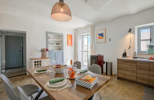 Clavesana Apartment | In Bocca Al Lupo with Shared Pool