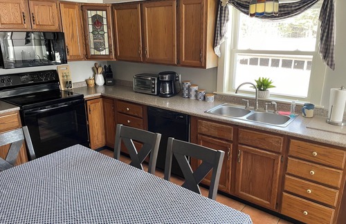 Franklin County Apartment | In Eustis on the Lake 10 minutes from Sugar Loaf 4 Bedroom apartment