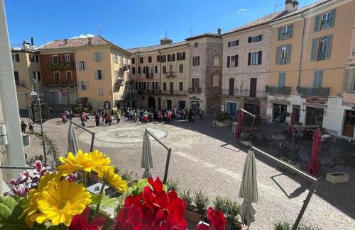 Moncalvo Apartment | In pieno centro storico Ca Marì e Casa Elena