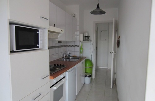 Saint-Jean-de-Luz City Center Apartment | in the heart of Saint Jean de Luz large T1 facing south with balcony 250 m from the beach