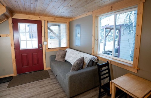 Talkeetna Cabin | In the heart of Downtown Talkeetna: Chulitna Cabin