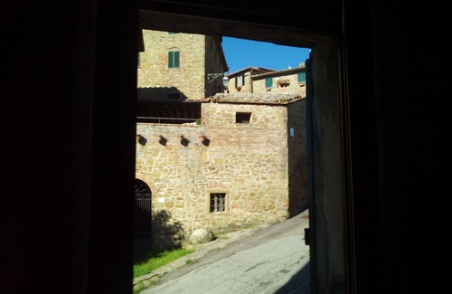 Preggio House | In the heart of Italy, on the border between Tuscany and Marche. In the village of PREGGIO.