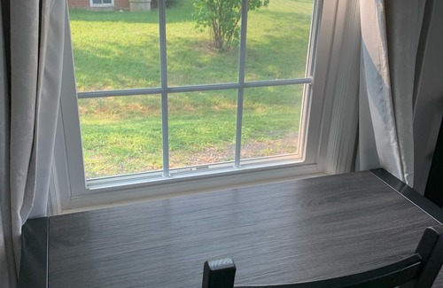 Marshall House | In the Heart of Marshall - Virginia Horse and Wine Country