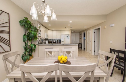 Pensacola Beach Condo | In the heart of Pensacola Beach! Emerald Isle 2Br/2ba