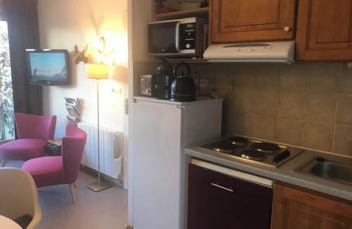 Saint-Etienne-en-Devoluy Apartment | In the heart of the resort, south-facing terrace, tastefully decorated, T2 sleeps 4. All on foot.