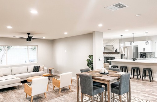 Palm Valley House | In the Heart of Old Town Litchfield Park - HEATED POOL
