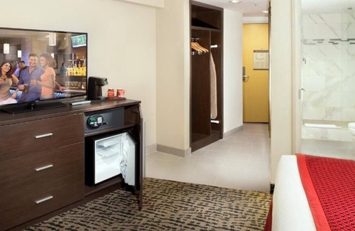 Gateway District House | In the Heart of Vegas Attractions! Casino, 2 Pools, Game Room, Near Mob Museum!