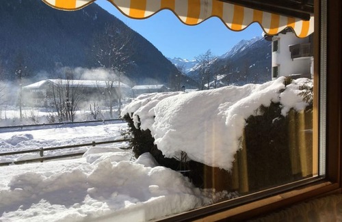 Neustift Im Stubaital Apartment | In the middle of the Stubai mountains with a view of the Stubai Glacier