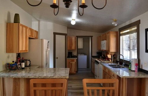Three Rivers House | In The Oaks