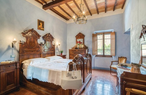 Monticchiello Apartment | In the old town of Monticchiello, where about 90 people live, lies this charming vacation apartment.